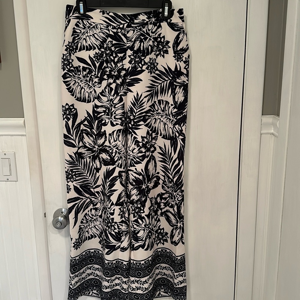 NWOT Philosophy palazzo pants. Navy and cream.